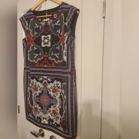 Banana Republic Size 6 Floral Navy and Purple Print Shift Dress - Picture 3 of 4